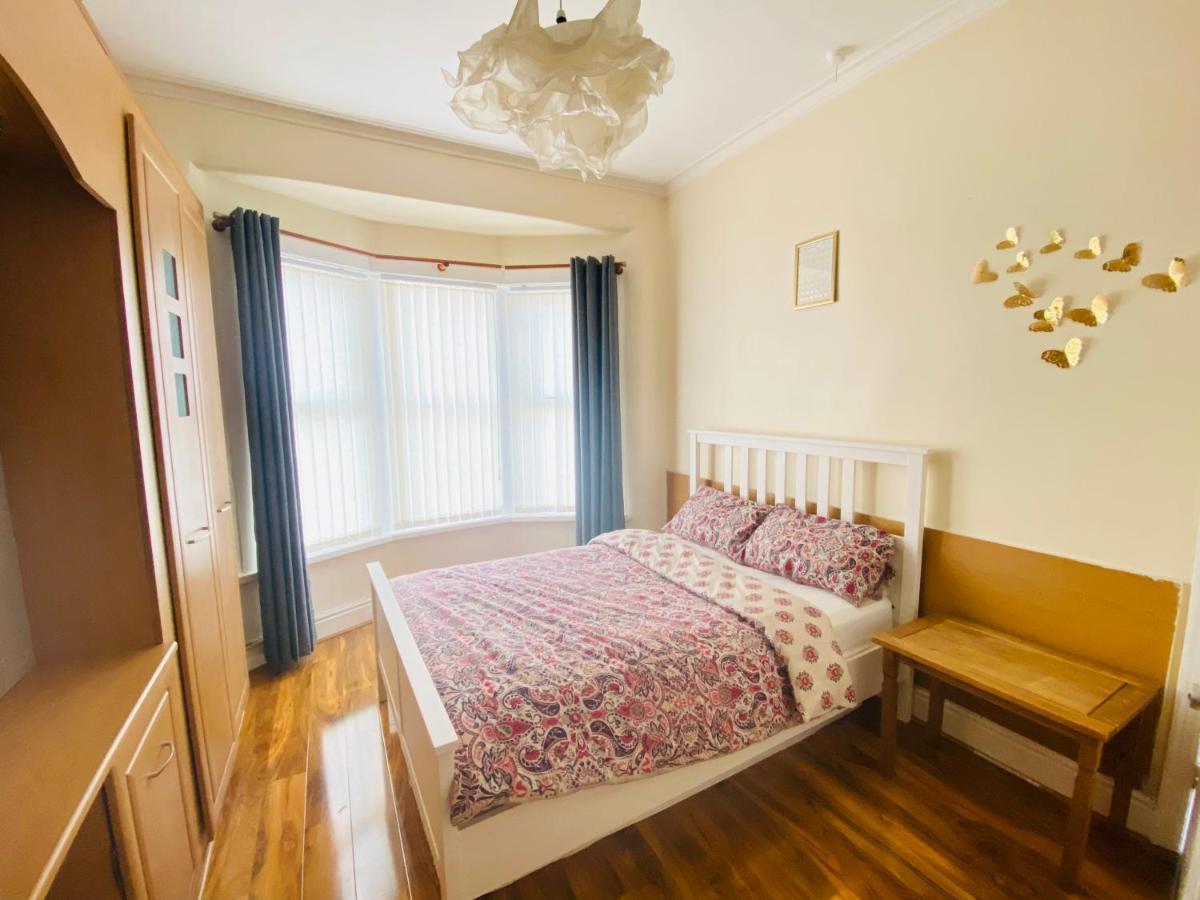 Entire 4 Bedroom House - Ev Point & Free Parking ลิเวอร์พูล ภายนอก รูปภาพ